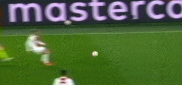 半岛体育app-【欧冠】狐媚染红罗伊斯点射 贾府3比1逆转多特出线