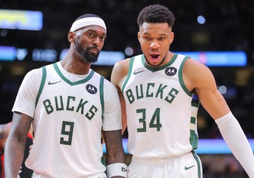 半岛体育官方网站登录-字母下赛季还回来吗？波蒂斯：满分10分我给5分 还不知道明年情况