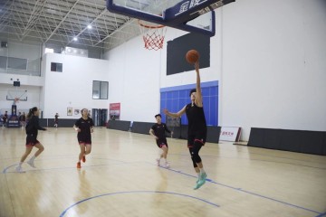 半岛体育平台-篮球之约庆元宵！武汉盛帆女篮球迷开放日温馨满满|球队|球员|活动|训练_新浪体育_新浪新闻