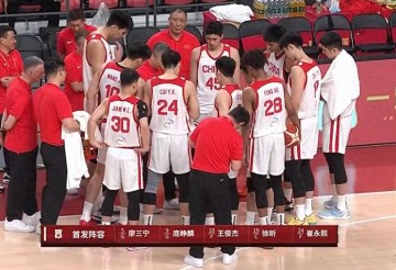半岛体育平台-中国男篮大逆转，赛后的数据一清二楚，赢球最大功臣是王俊杰|中国队|拉德尼基|热身赛|郭士强|世预赛_新浪体育_新浪新闻