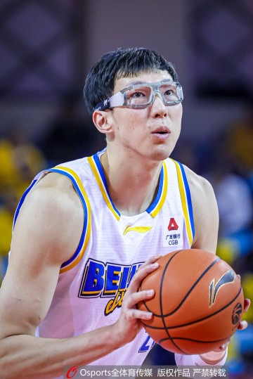 体育直播-状态不佳但好在赢了！周琦7罚1中&amp;运动战3中1 仅得3分9板1帽